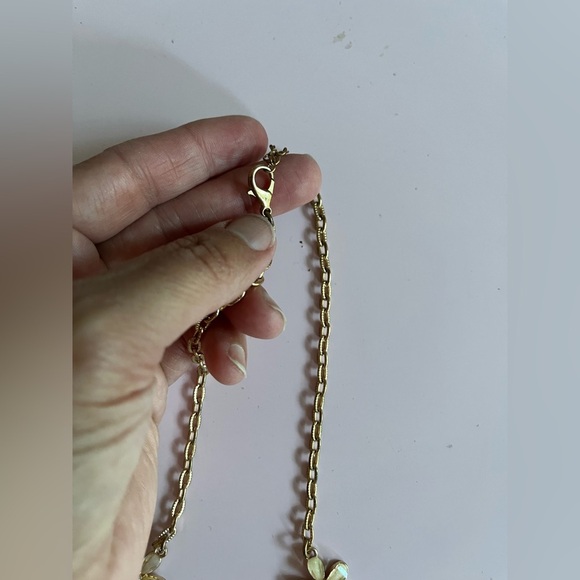 New in box Handmade Floral Necklace in Gold and Cream - Picture 2 of 11